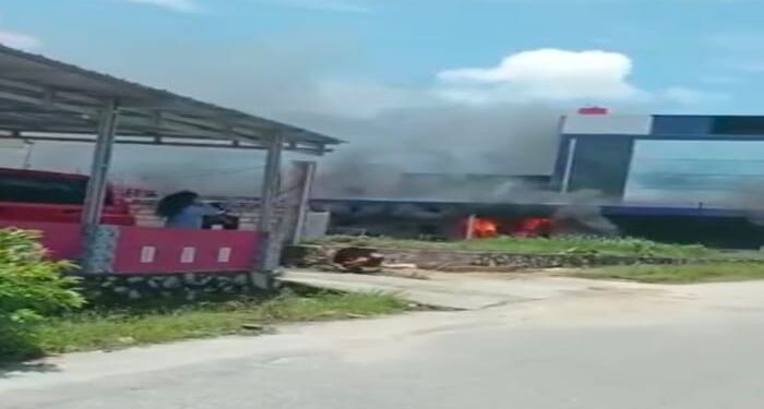 Klinik Medilab  di Desa Pangke Terbakar