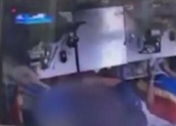 Viral Kasir Indomaret Dipukuli Atasan Secara Brutal Saat Sedang Bekerja, Netizen: Jangan Mau Damai