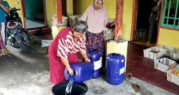 Pembuat Tahu Di Bojonegoro Tertipu Penjual Minyak Goreng, Begini Modus Jeriken Isi Air!