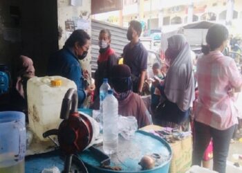 Toko Di Solo Wajibkan Warga Belanja Gula Atau Tepung Sebelum Beli Minyak Goreng