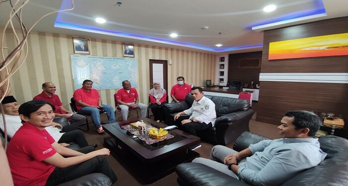 Gubernur Ansar Kunjungi Kantor PLN Tanjungpinang Bahas Listrik Pulau Pangkil