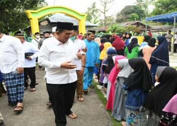 Safari Ramadhan Ke Pangkil, Gubernur Ansar Salurkan Dana Zakat Dan Bantuan Masker
