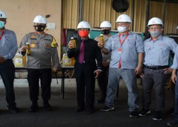 Kapolda Kepri Tinjau Ketersediaan Minyak Goreng Dan Kebutuhan Bahan Pokok Di Kota Batam