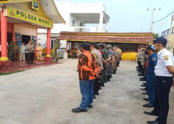 Kapolsek Moro Pimpin Apel Bersama Seligi Ketupat Di Polsek Moro