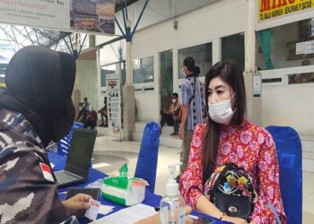 Lanal TBK Gelar Vaksinasi Mobile Di Pelabuhan Penumpang Ferry Domestik Karimun