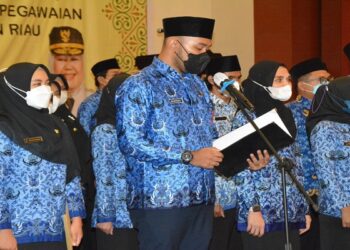Lantik PNS, CPNS Dan PPPK, Gubernur Ansar Gaungkan ASN “Berakhlak”
