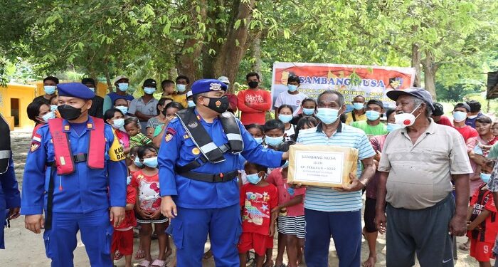 Satpolairud Polres Karimun Melaksanakan Giat Sambang Nusa Bersama Kp. Tekuku