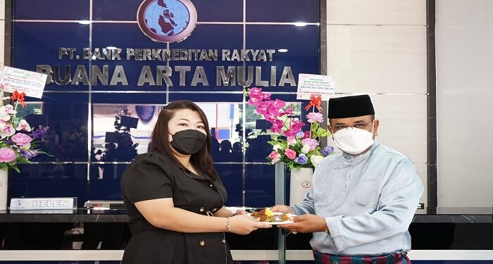 Resmikan Kantor Pusat BPR BAM, Bupati Karimun Pesan Bantu Pemulihan Ekonomi Masyarakat
