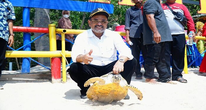 Kunjungi Moro, Bupati Karimun Puji Kemajuan Sektor Pariwisata Di Desa Jang