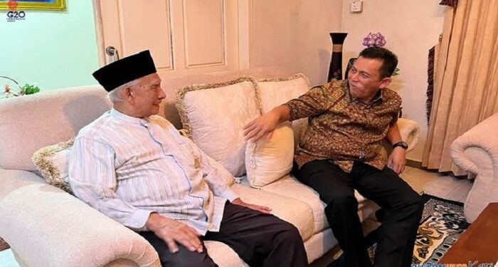 GALERI FOTO ! Hari Raya Ke-2 Gubernur Ansar Kunjungi Sejumlah Tokoh Masyarakat Kepri