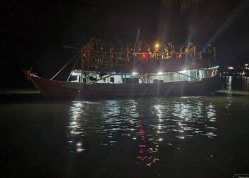 Nelayan Desa Jang Protes, Kapal Sotong Milik Nelayan Meral Beli BBM Solar