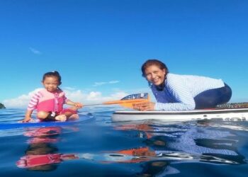 Susi Pudjiastuti Kesal dan Akan Tenggelamkan Pengunjung Pantai Pangandaran yang Buang Sampah Sembarangan