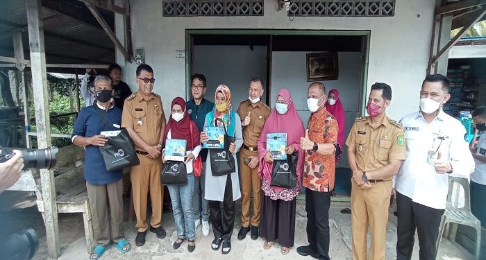 TVRI Bagikan STB Untuk Masyarakat Natuna