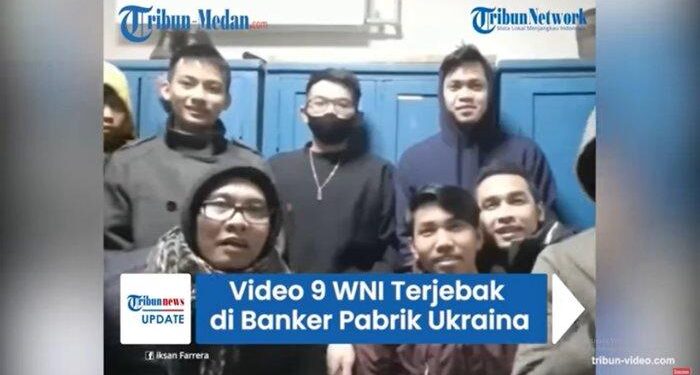 Tangis Ibu Yang Anaknya Terjebak Di Ukraina: Lagi Video Call, Dia Teriak Ada Bom Meledak, Kami Sedih