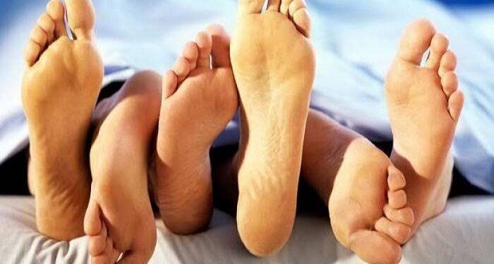 Demi Fantasi Seksual, Suami Jual Istri untuk Layanan Threesome