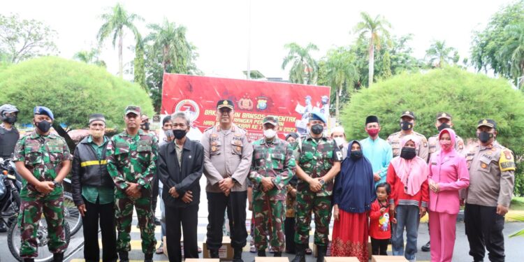 HUT Bhayangkara Ke 76 Tahun, Polres Karimun Salurkan Bantuan Sosial