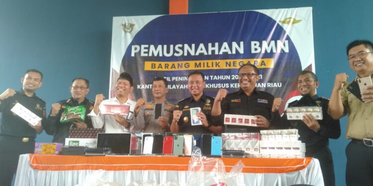Kanwil DJBC Kepri Musnahkan 3304 Buah Handphone Salah Satunya Merek iPhone