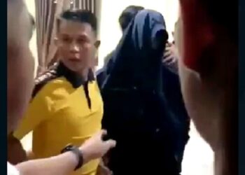Oknum Polisi Sembunyi di Atas Loteng Saat Digerebek Massa, Diduga Selingkuhi Istri Rekannya