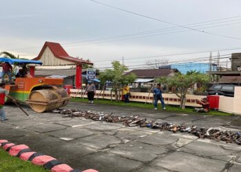 Menjelang Hari Bhayangkara Ke-76, Polsek Kundur Dan Polsek Kuba Berhasil Musnahkan 135 Unit Knalpot Racing