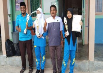 Pembagian Raport, SMAN 1 Moro Terima Bantuan Uang Transportasi Tahap I