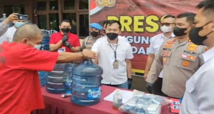 Ciri-ciri Aqua Galon dan Botol Aqua Asli