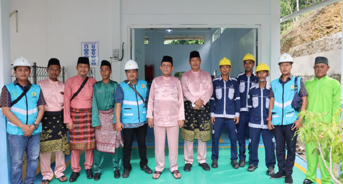 Hidupkan Sekring Listrik di Desa Bayat, Bukti Gubernur Ansar Untuk ‘Kepri Terang’
