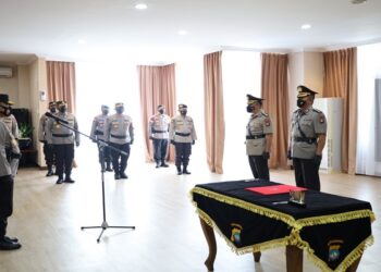 Kapolda Kepri Pimpin Sertijab Karoops Polda Kepri