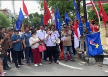 Partai Prima Medan Turut Aksi Memperjuangkan 33 Aktivis Yang Ditahan Di Polrestabes Medan Buntut D’caldera Coffe.