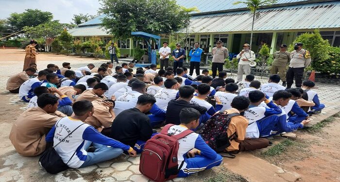 Video Viral Perkelahian Pelajar, Polres Karimun Bersama Sat Pol PP Melakukan Pertemuan Dengan Pihak Terkait