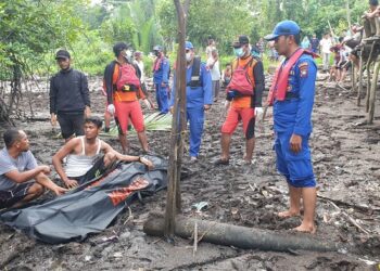 Tim Sar Gabungan Sat Polairud Polres Karimun Berhasil Temukan Korban Laka Laut