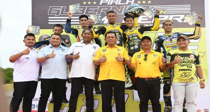 Ansar Antusias Membuka Kejuaraan Balap Motor Piala Gubernur dan IMI Kepri di Dompak