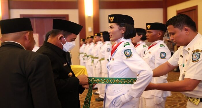 Gubernur Ansar Kukuhkan 38 Anggota Paskibraka 2022 Provinsi Kepri