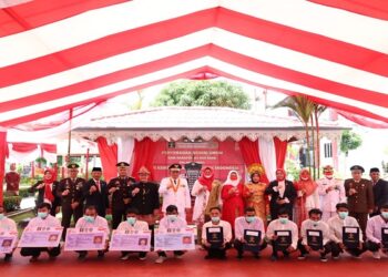 Gubernur Ansar Serahkan Remisi dan E-KTP Untuk Warga Binaan se Kepri