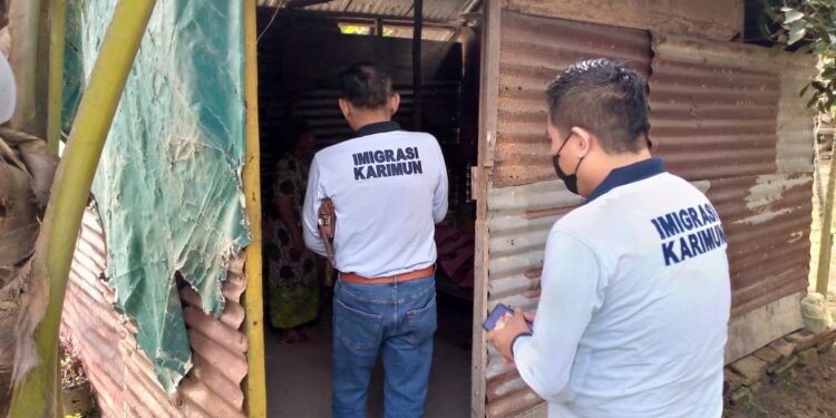 Hari Dharma Karya Dhika Bhakti yang ke-77, Imigrasi Karimun Lakukan Bhakti Sosial