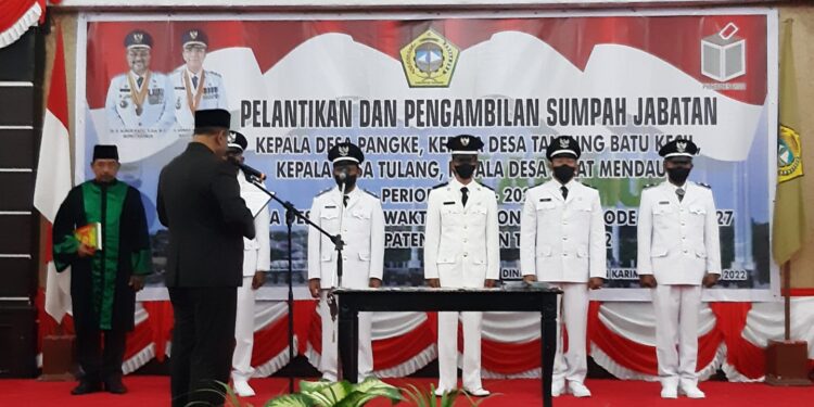 Bupati Karimun Lantik 4 Kepala Desa Terpilih