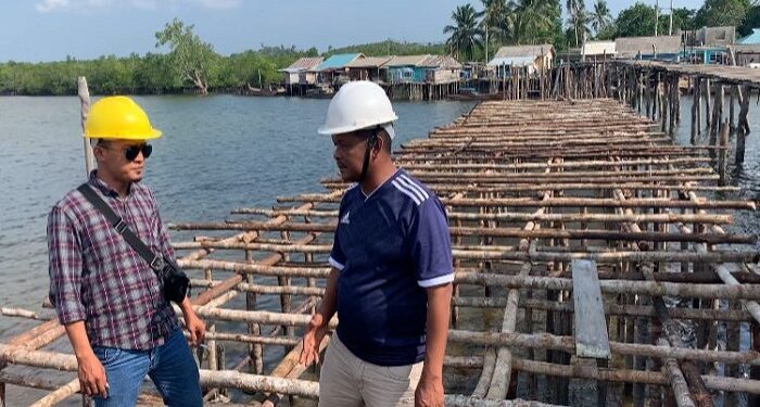 Camat Singkep Barat Tinjau Pembangunan Jembatan Penghubung Dua Desa, Tanjung Irat Dan Bakong