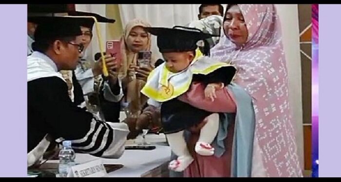 Haru, Bayi 4 Bulan Gantikan Wisuda Ibunya yang Meninggal saat Melahirkan