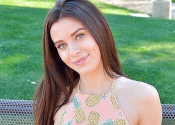 Dicari! Bapak dari Bayi Bintang Porno Lana Rhoades