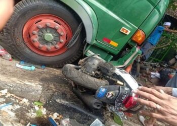 Kisah Pilu Kakek Korban Kecelakaan Maut Bekasi, Temukan Cucunya Saat Bangkai Truk Digeser