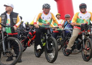 Ratusan Peserta Ikuti Fun Bike Sempena Hari Jadi ke 20 Kepri dan Peresmian BRKS Syariah