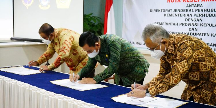 Gubernur Kepri Tanda Tangani MoU Pengembangan Bandara RHA Karimun