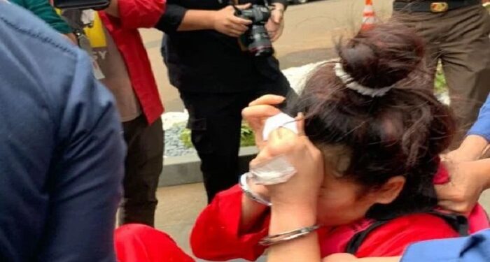 Wanita Emas Dijemput Paksa, Kini Berstatus Tersangka Korupsi