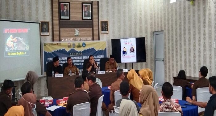 Kacabjari Karimun Dukung Seminar Keahlian Bahasa Inggris