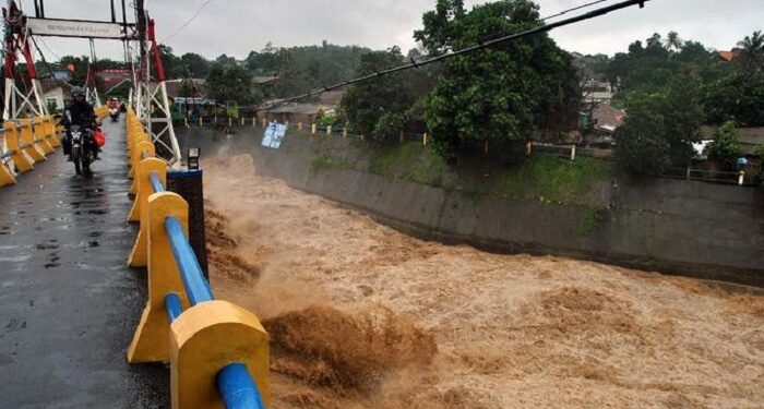 Kali Ciliwung menguap, Puluhan RT di Jakarta Terendam Banjir