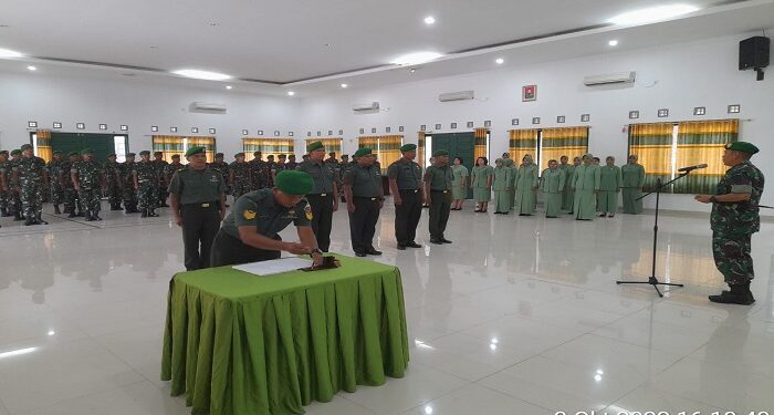 Letnan Kolonel Inf Hasbul Hasyiek Lubis Pimpin Acara Kenaikan Pangkat Anggota Kodim