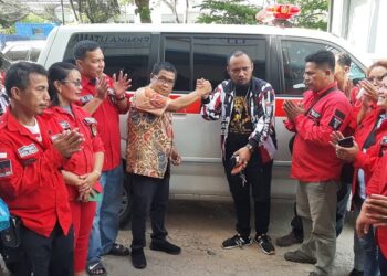 Penyerahan Bantuan Ambulance kepada Pemuda Batak Bersatu (PBB) DPC Kota Batam