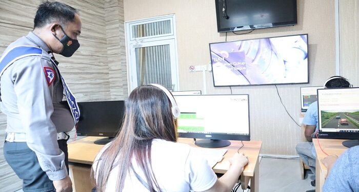 Coaching Clinic Gratis Satlantas Polres Karimun Bagi Pemohon SIM