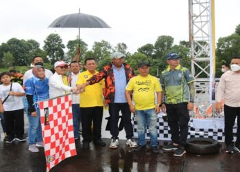 Gubernur Ansar Buka Kejurnas Grand Final Drag Race 2022