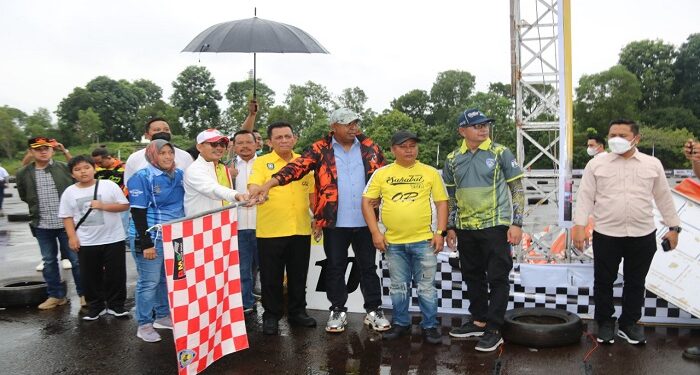 Gubernur Ansar Buka Kejurnas Grand Final Drag Race 2022