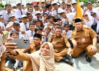 Gubernur Ansar Motivasi Siswa SMKN 7 Batam Dengan 4 Kunci Sukses